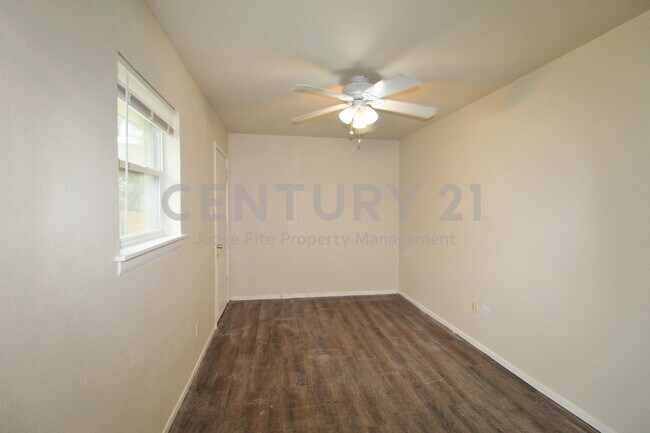 Building Photo - Spacious 2-Story 4/2/2 in Ft. Worth For Rent!