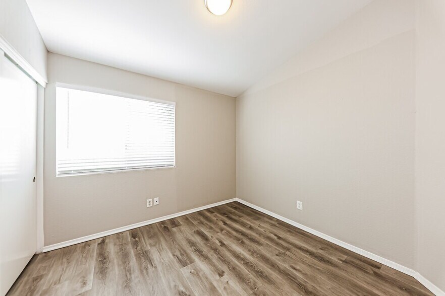 Building Photo - 7317 W Greer Ave