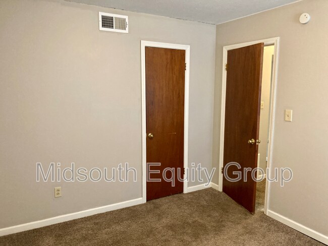 Building Photo - 124 Lower Brownsville Rd