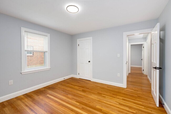 Building Photo - 7 Langley Cir