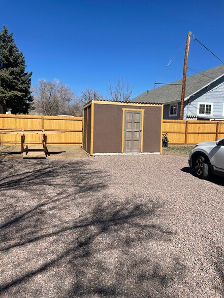 Building Photo - 353 N Raynolds Ave