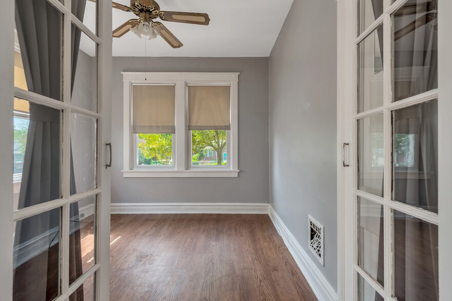 Building Photo - 1223 Gruner pl