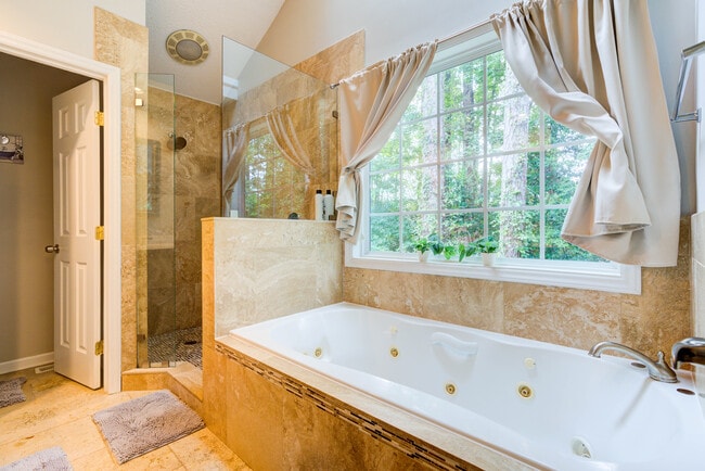 Primary Photo - 104 Bright Angel Dr