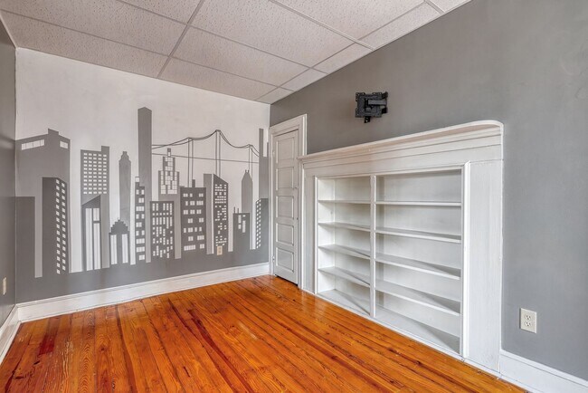 Building Photo - 42 E Locust St
