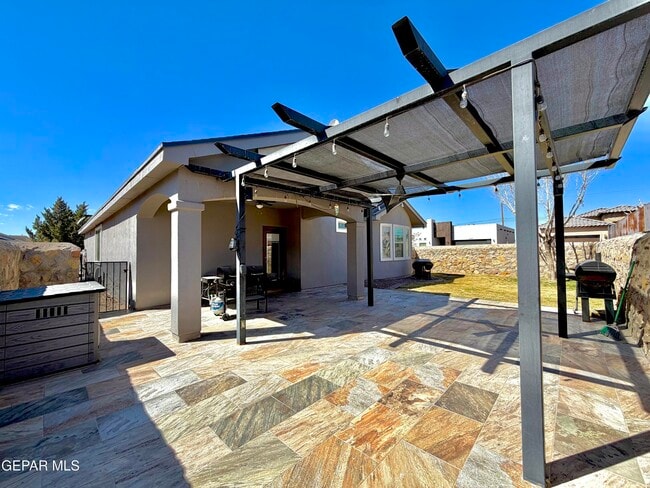 Building Photo - 1180 Spofford Pl