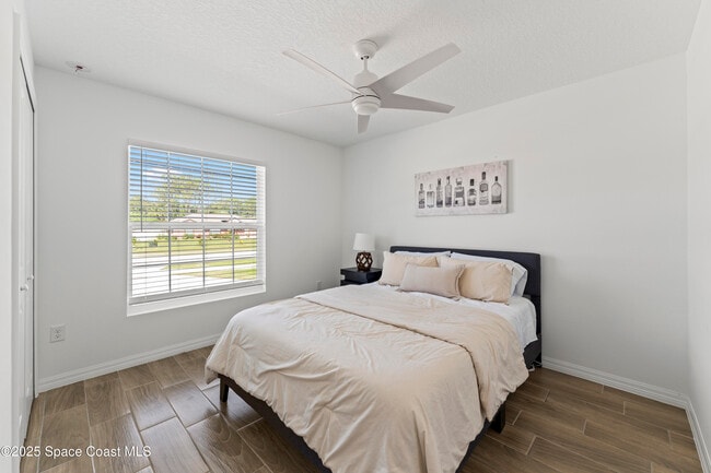 Building Photo - 1938 Jupiter Blvd SW