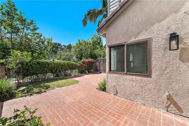 Building Photo - 24645 Sutton Ln