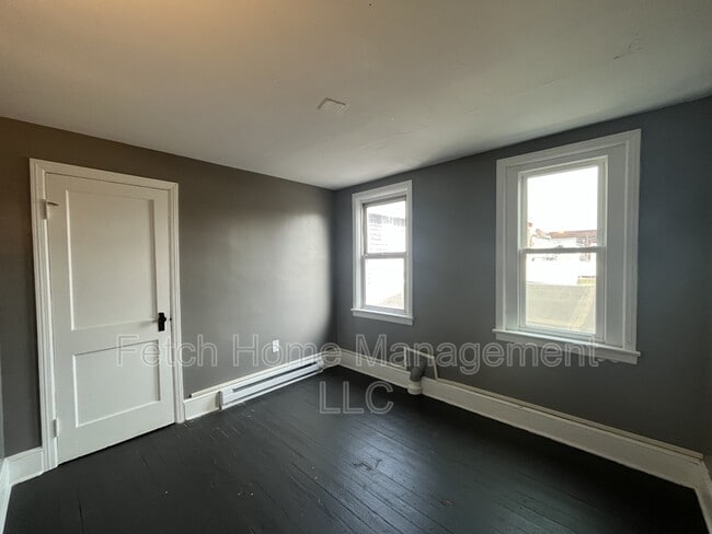 Building Photo - 106 S Pershing Ave