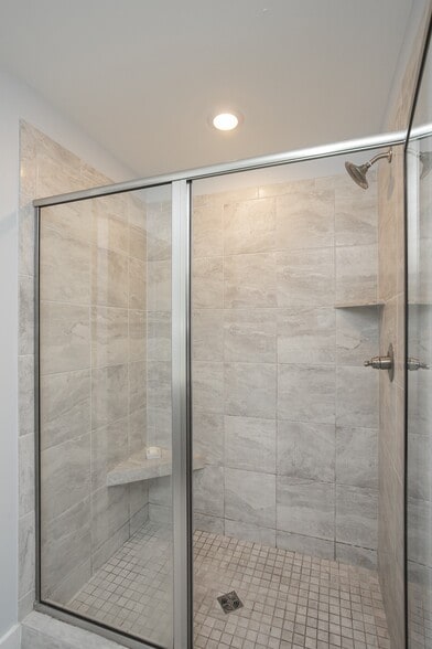 Building Photo - 2097 Orangery Dr