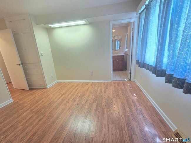 Building Photo - 331 Campfield Ave