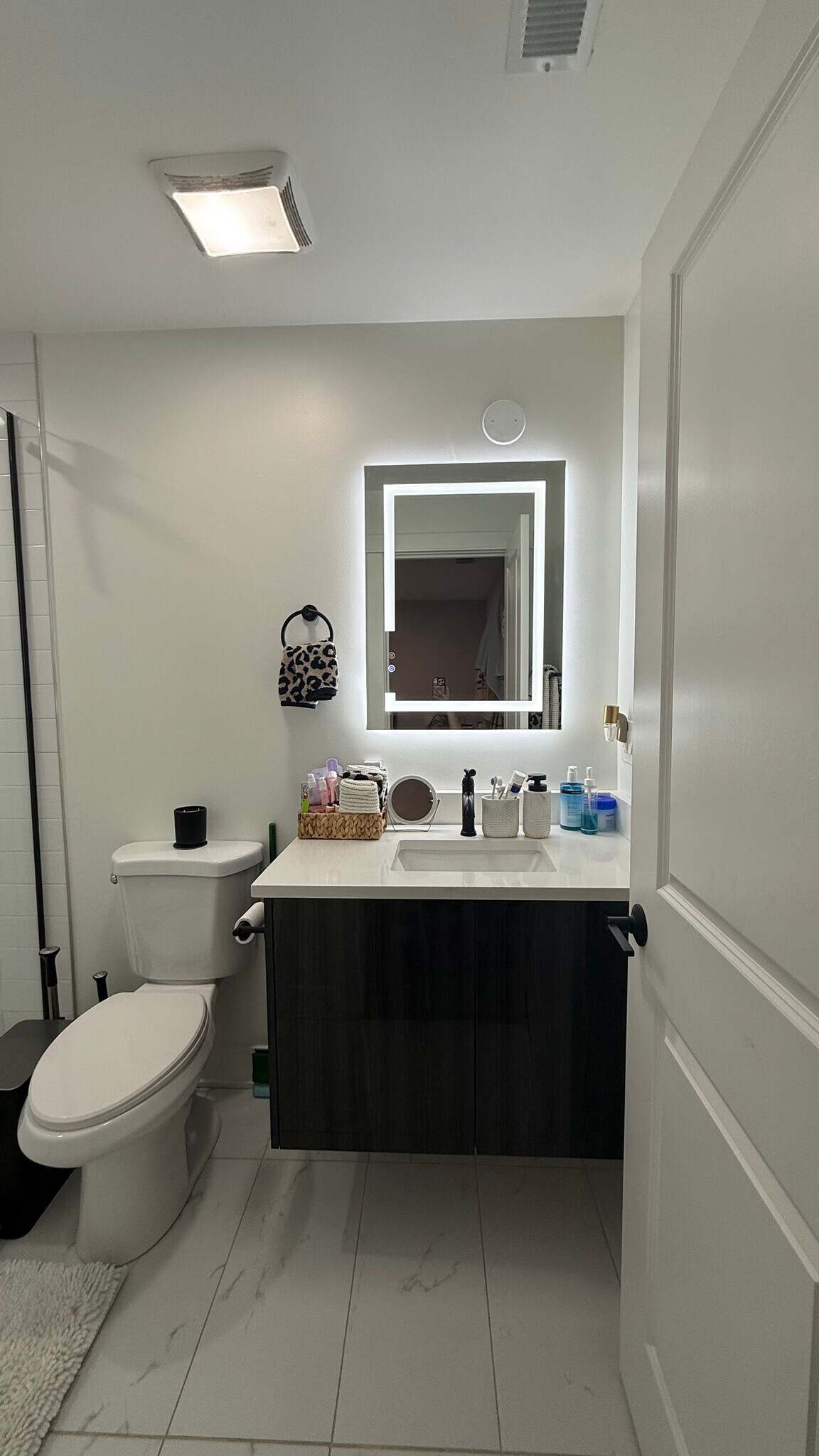 Building Photo - 2175 N Maplewood Ave