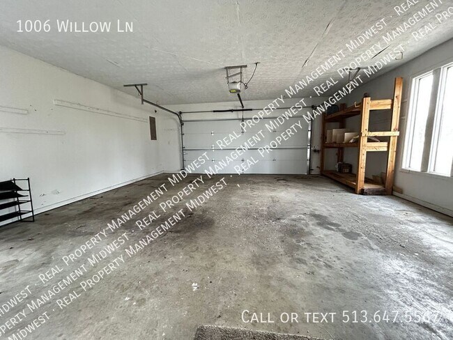Building Photo - 1006 Willow Ln