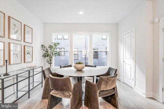 Building Photo - 12742 Verdant Wy