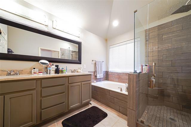 Building Photo - 18667 Gibbons Dr