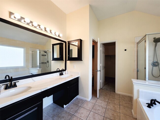 Building Photo - 7206 Bethany Bay Dr