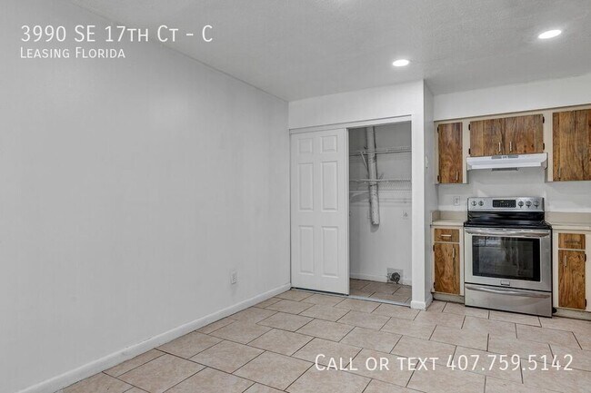 Building Photo - 3990 SE 17th Ct