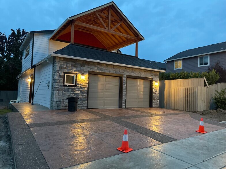 Building Photo - 1184 Rutherford Dr