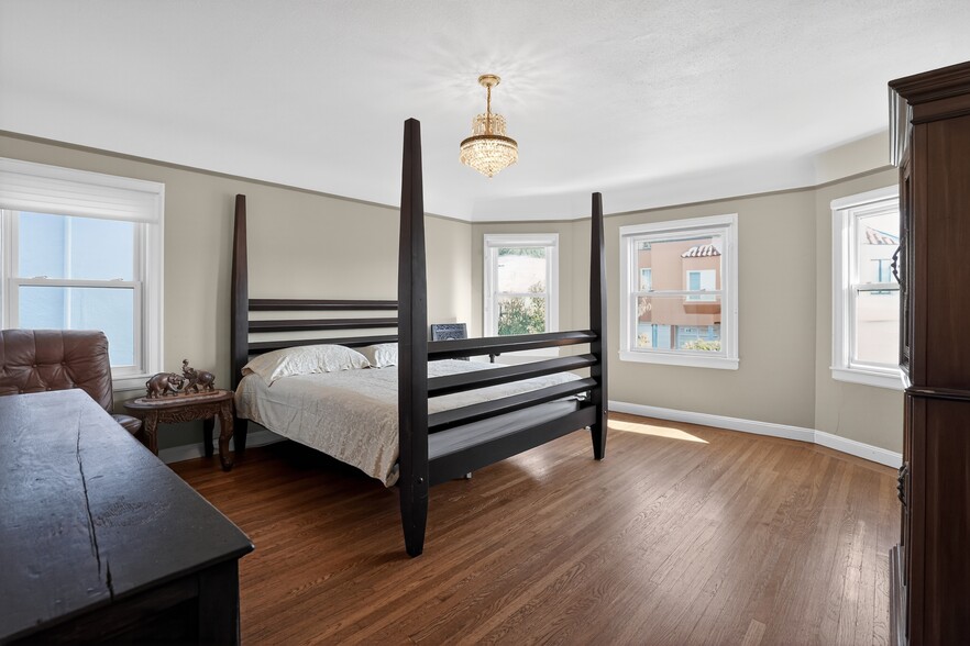 Main level guest bedroom - 60 Goleta Ave