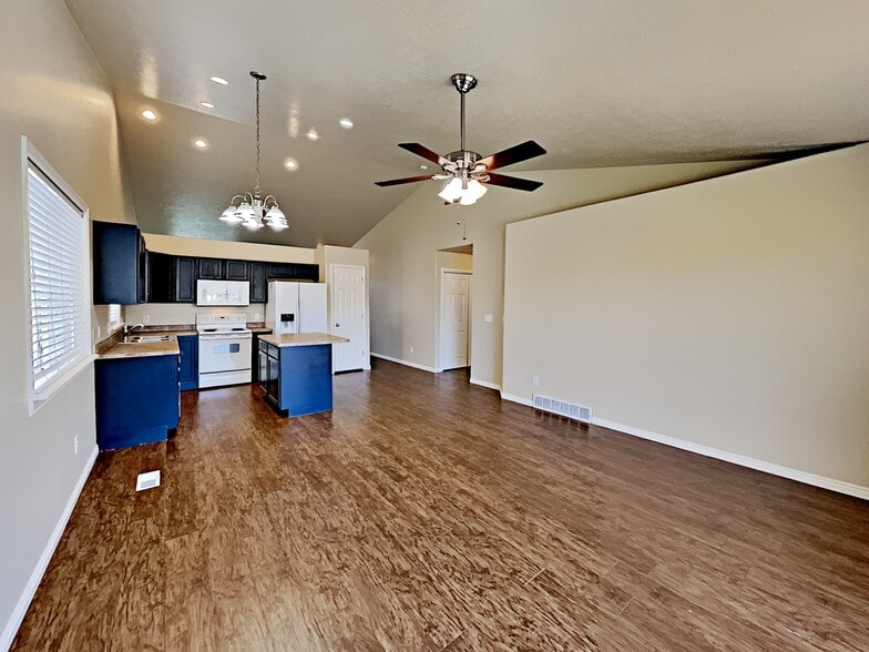 Building Photo - 163 Crystal Bay Dr