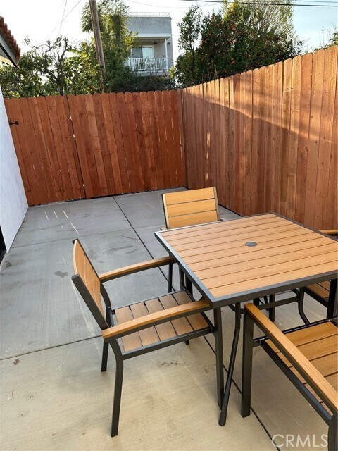 Building Photo - 211 N Frederic St