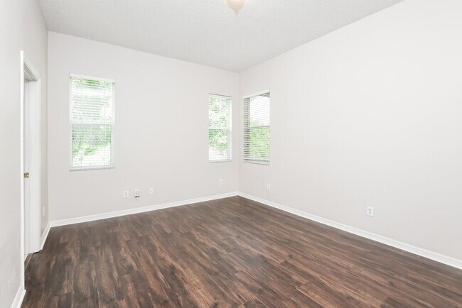 Building Photo - 1034 Cherry Valley Way