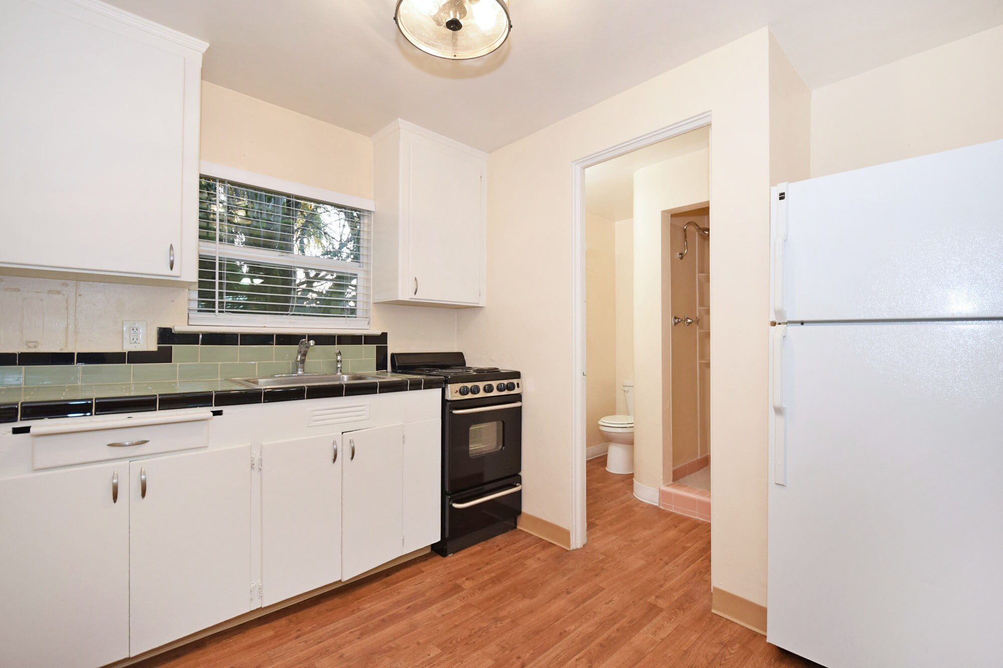 Building Photo - 11240 SW Barbur Blvd