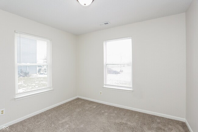 Building Photo - 2079 Meadowlark Ln