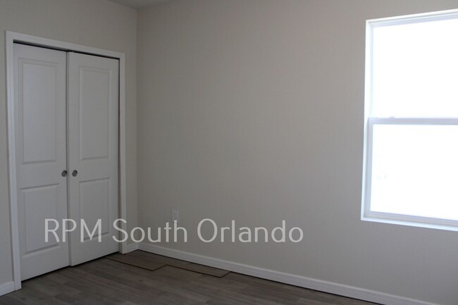 Building Photo - 4 bedroom, 2 bath home Kissimmee