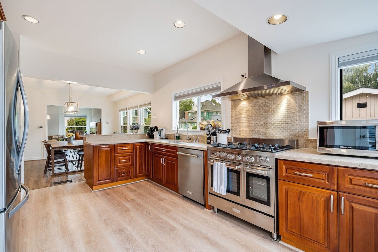 Building Photo - 715 W Wheeler St