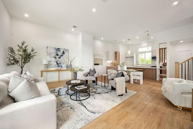 Primary Photo - 1737 Mary St