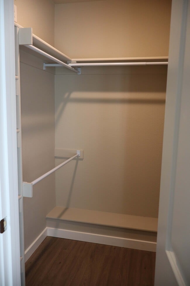 Building Photo - 1328 Seals St