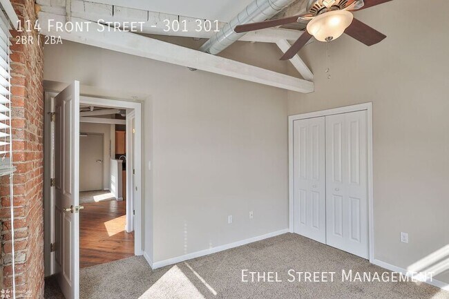 Building Photo - 114 Front St