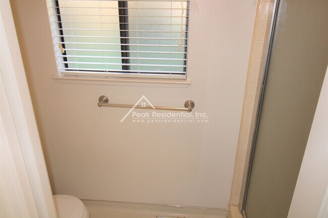 Building Photo - 9344 Winding Oak Dr