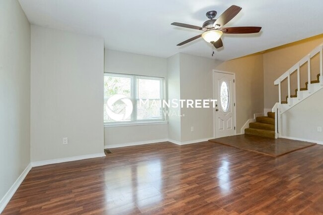 Building Photo - 5 Bedroom Pet-Friendly Home in OLATHE, KS ...