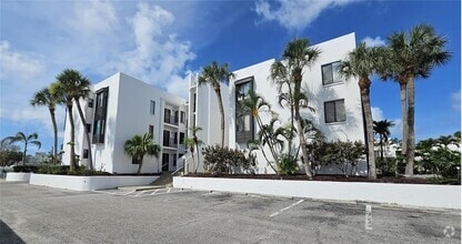 Building Photo - 2950 N Beach Rd