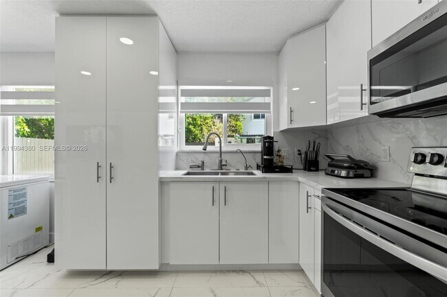 Building Photo - 15646 SW 97th Terrace