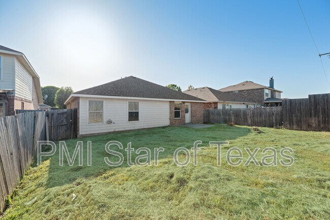 Building Photo - 1034 Churchill Dr