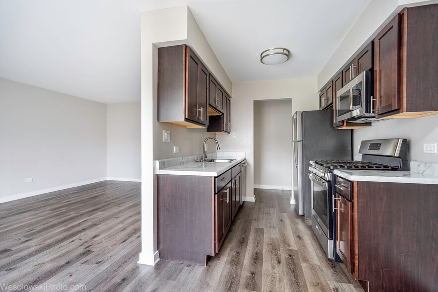Building Photo - 1305 E Turtle Creek Cir