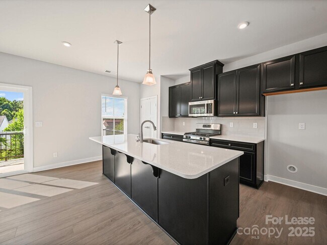 Building Photo - 9922 Oaklawn Blvd NW