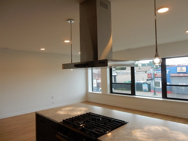Building Photo - 2109 S Ashland Ave