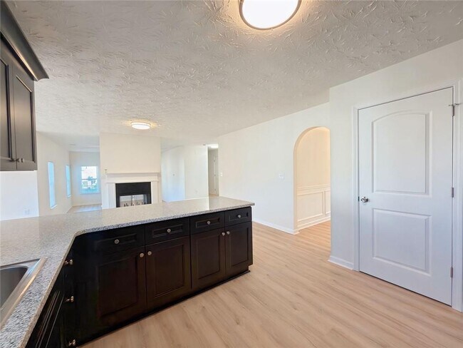 Building Photo - 2770 Austin Ridge Dr NE