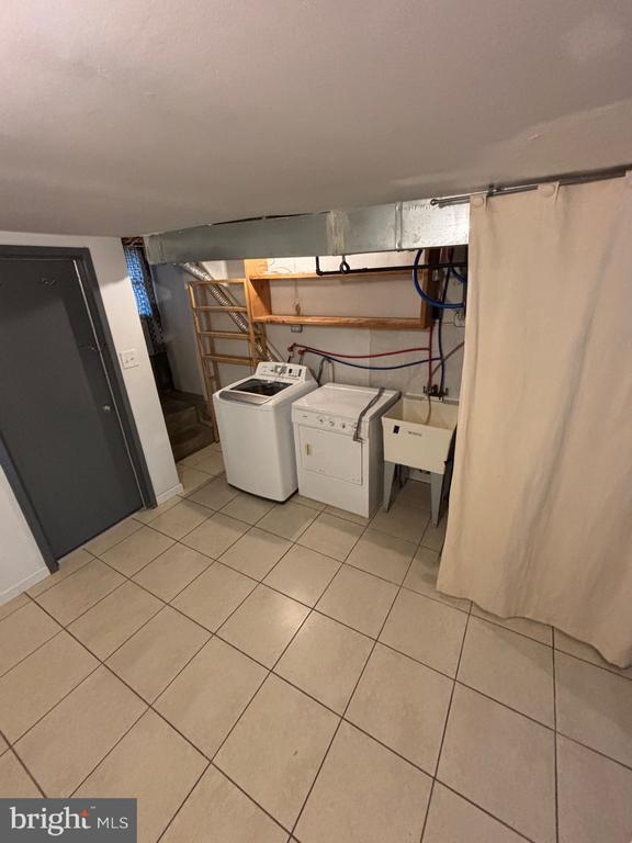 Building Photo - 1911 72nd Ave