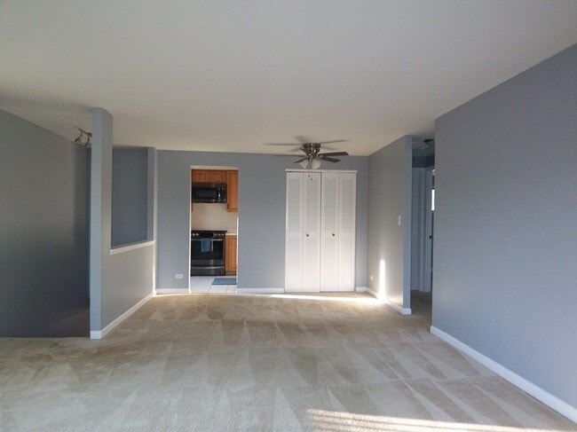 Building Photo - 34 N Salem Dr
