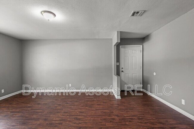 Building Photo - 1914 John F Kennedy St