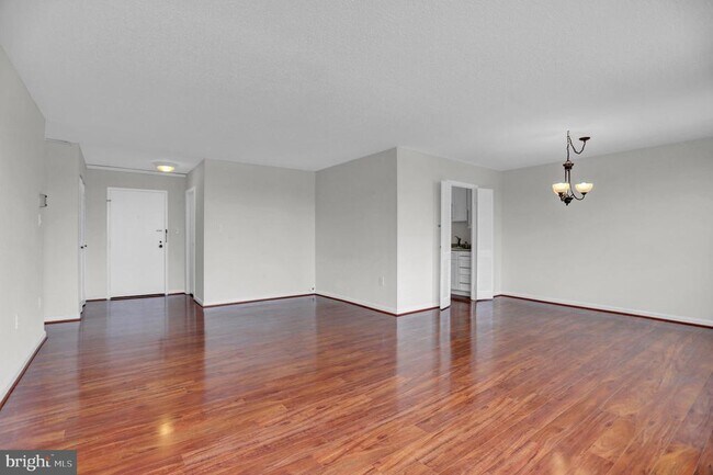 Building Photo - 4401 Roland Ave