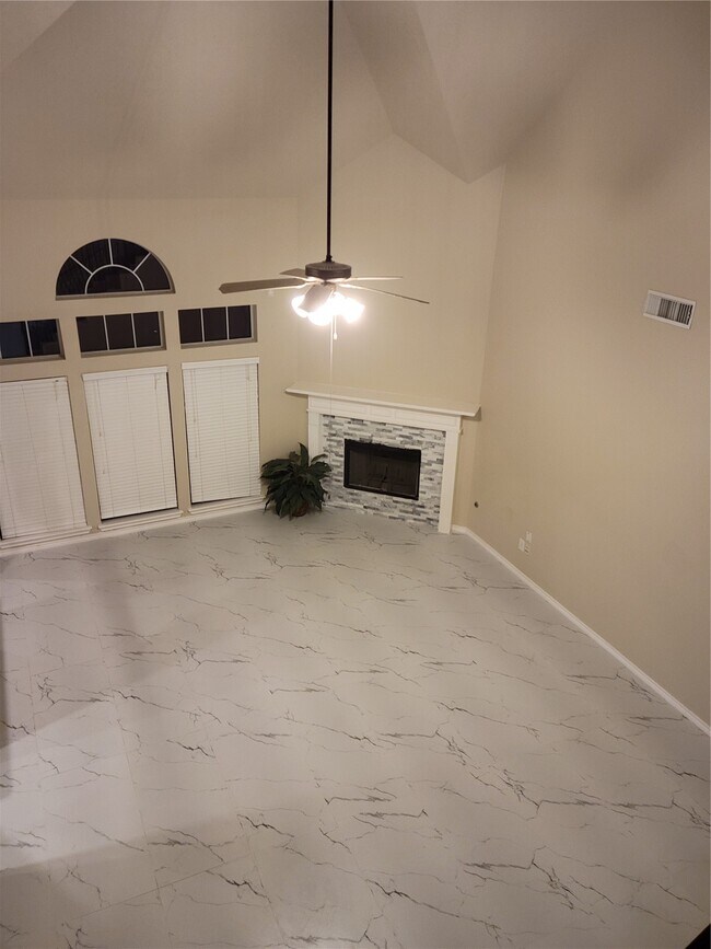 Building Photo - 11134 Sheldon Bend Dr