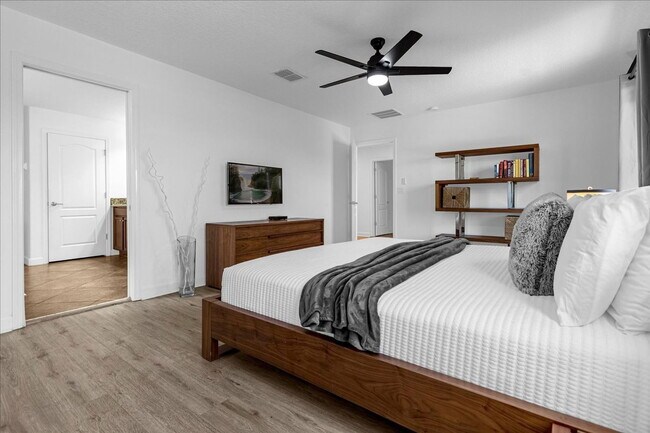 Building Photo - 1483 Rolling Fairway Dr