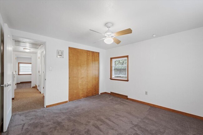 Building Photo - 3635 Poplar Ave