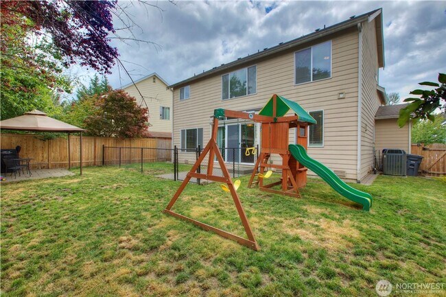 Building Photo - 3 Bedroom Maple Valley Home