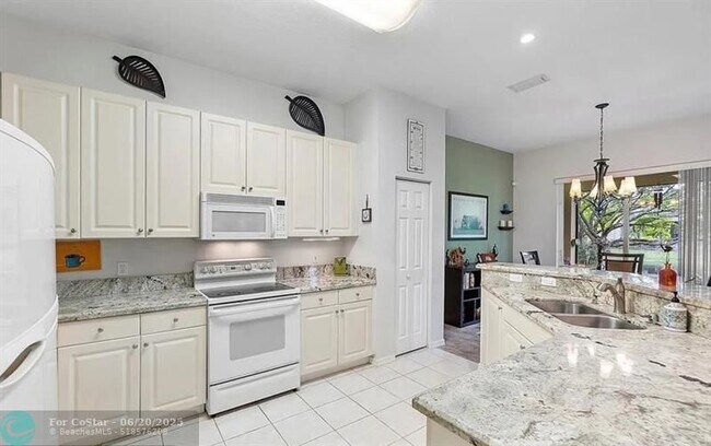 Building Photo - 5784 NW 120th Ave